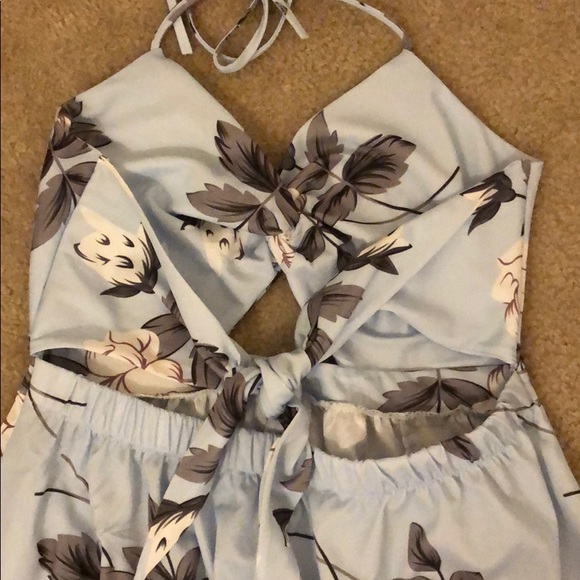 Floor length, key hole front and tie back dress - Picture 3 of 3